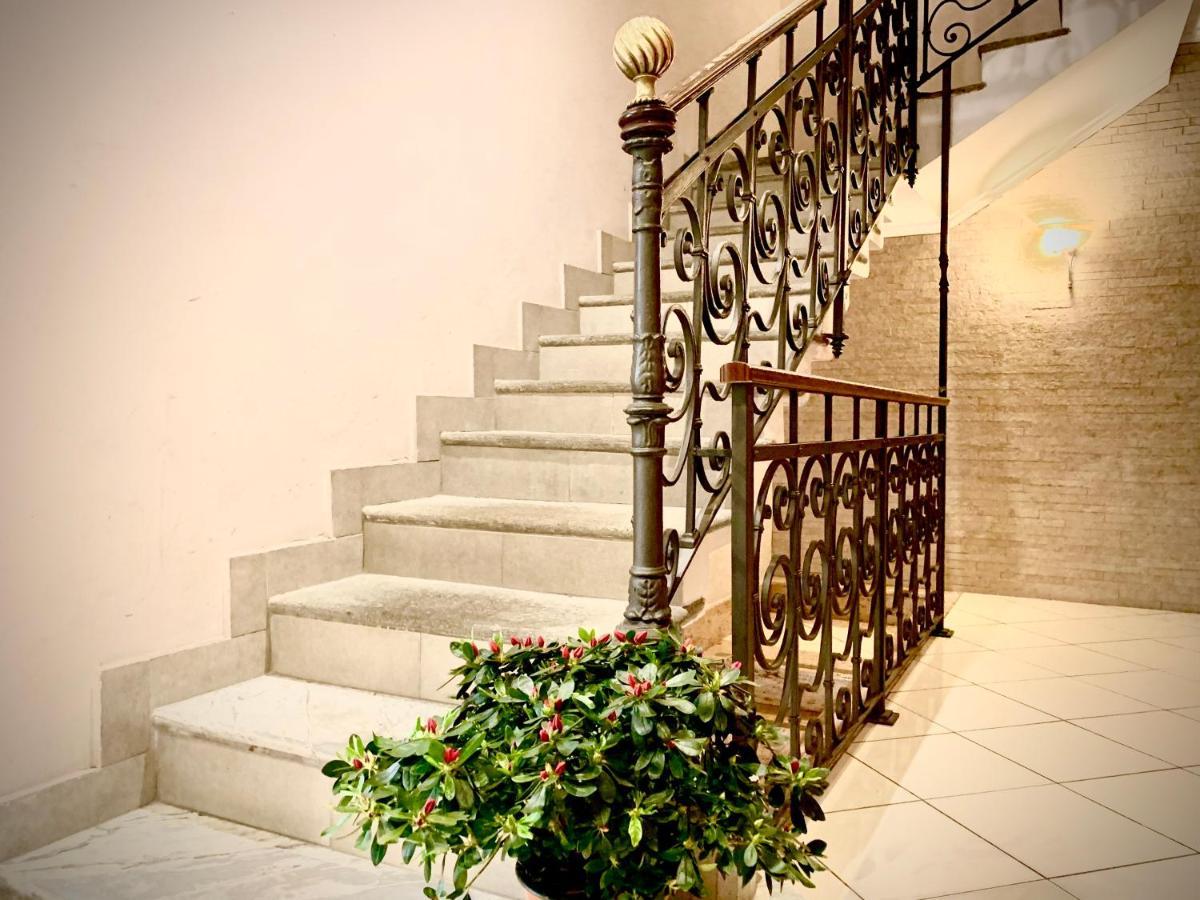 Hotel Astrid Milan Exterior photo