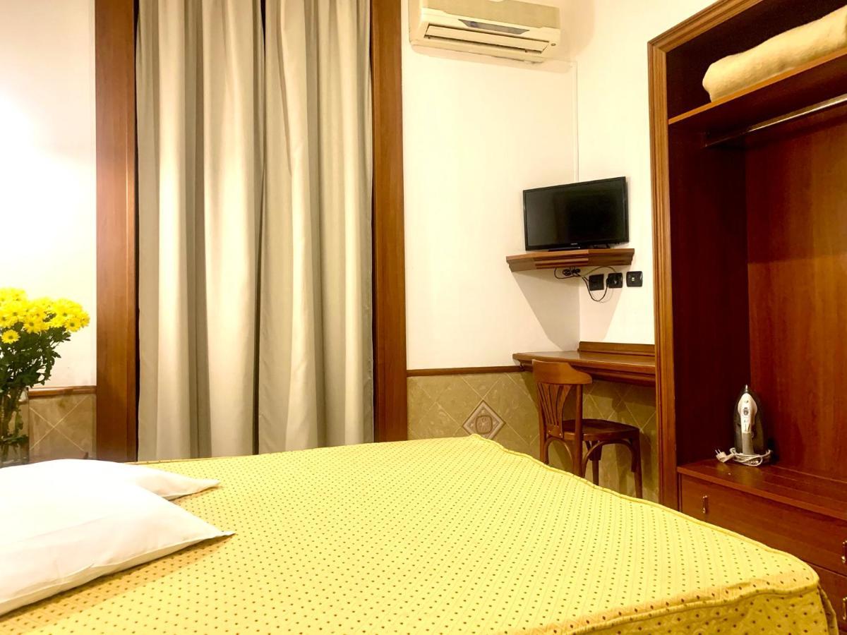 Hotel Astrid Milan Exterior photo