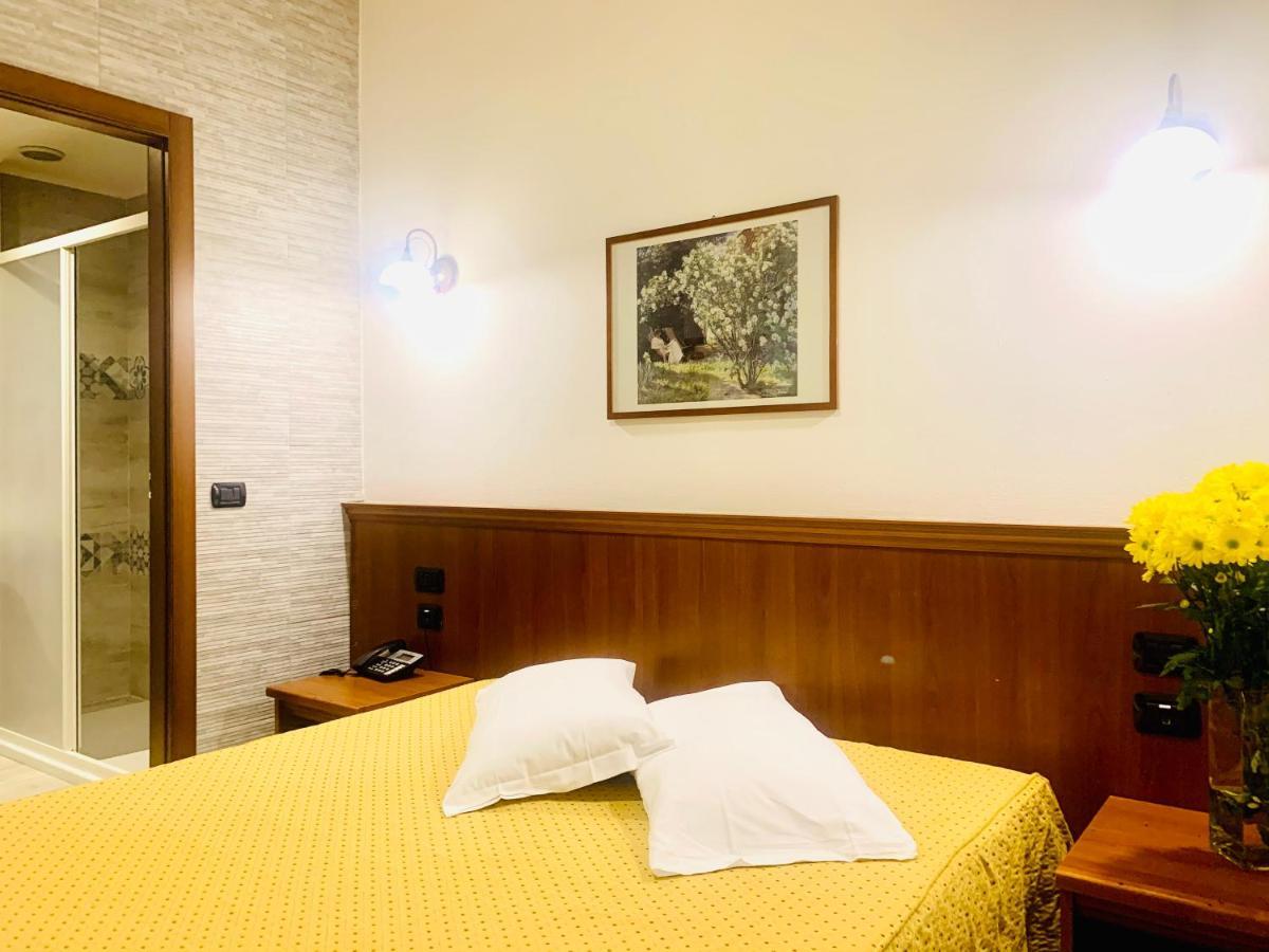 Hotel Astrid Milan Exterior photo