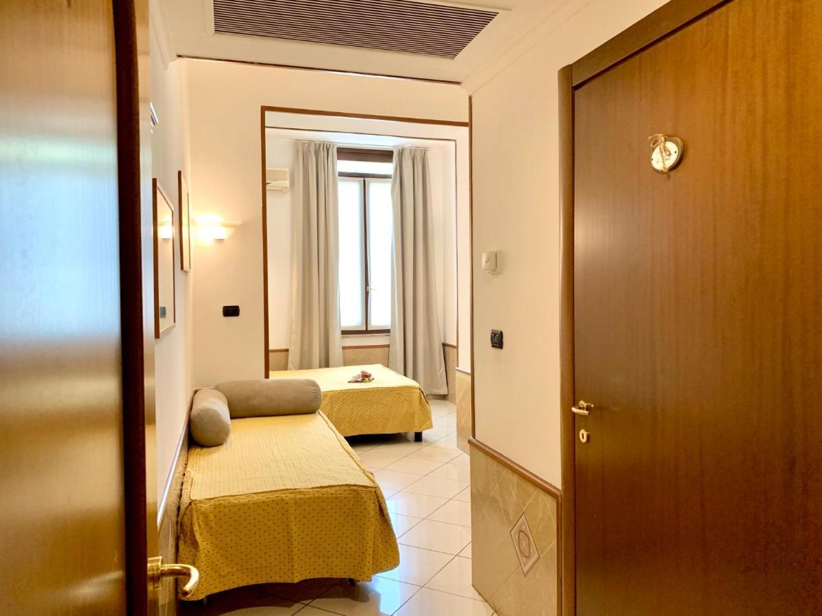 Hotel Astrid Milan Exterior photo