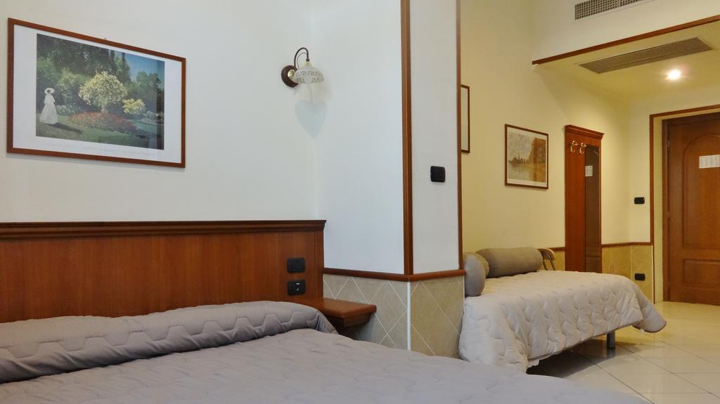 Hotel Astrid Milan Exterior photo