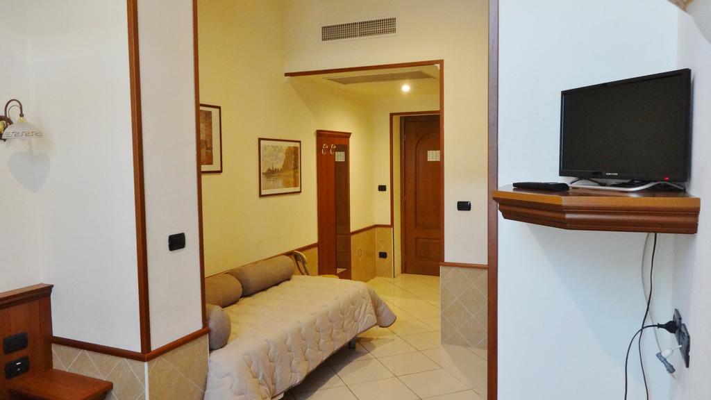 Hotel Astrid Milan Exterior photo